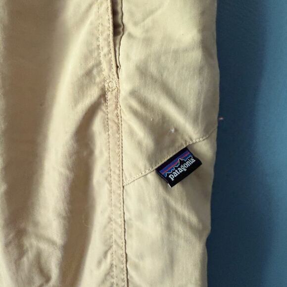 Patagonia tan belted shorts - Picture 3 of 5